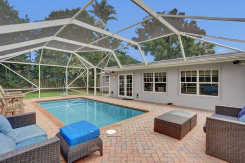 2359 Holly Lane, Palm Beach Gardens FL - photo 11 of 28