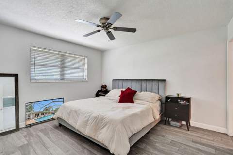 2359 Holly Lane, Palm Beach Gardens FL - photo 13 of 28