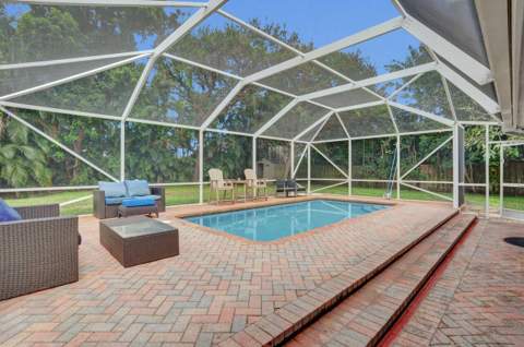 2359 Holly Lane, Palm Beach Gardens FL - photo 7 of 28