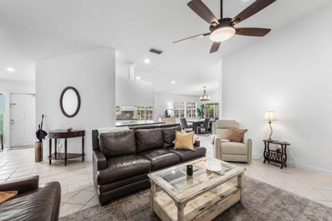 2689 Livingston Lane, West Palm Beach FL - photo 12 of 57