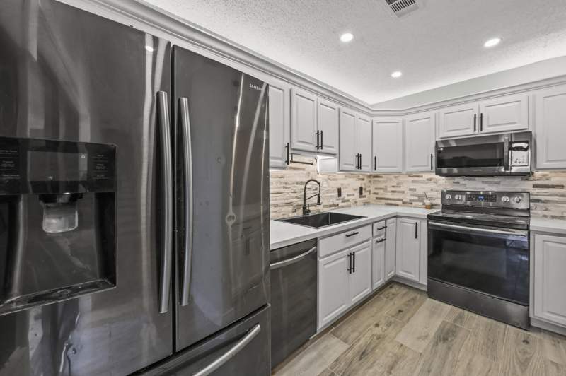 2 bedroom Townhouse at 301 Miramar Lane #C1, Miramar Townhomes, Palm Beach Gardens — photo 2