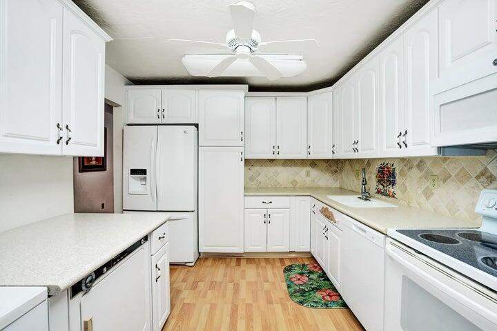 2 bedroom Condominium at 14 Westgate Lane #14D, Westgate, Boynton Beach — photo 4