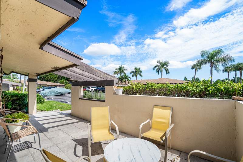 2 bedroom Villa at 13837 Via Aurora #A, Palm Greens At Villa Del Ray Condo II, Delray Beach — photo 5