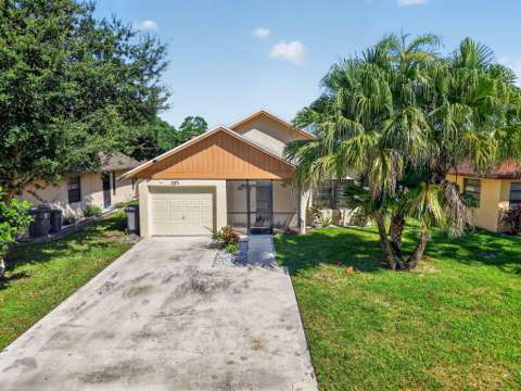 1323 Summit Run Circle, waterfront for sale in West Palm Beach