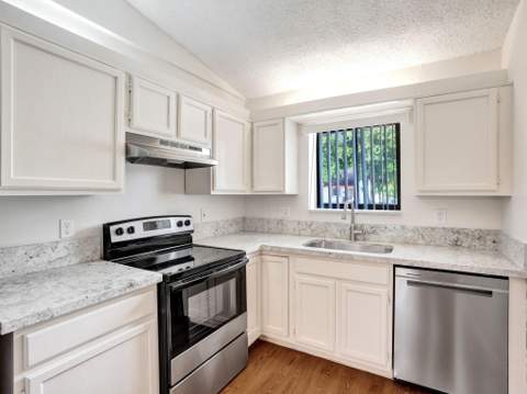 300 Palmwood Place #P206, Boca Raton FL - photo 10 of 35