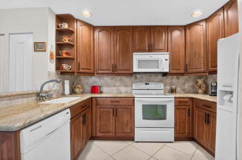 600 Crosswinds Drive #D1, Greenacres FL - photo 11 of 58