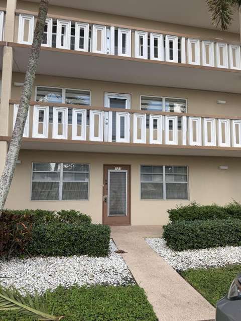 128 Wellington G, waterfront for sale in West Palm Beach