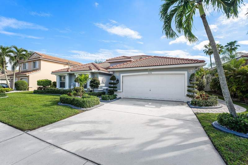 4 bedroom Single Family Residence at 5696 Muirfield Village Circle, Winston Trails Par 14, Lake Worth — photo 2