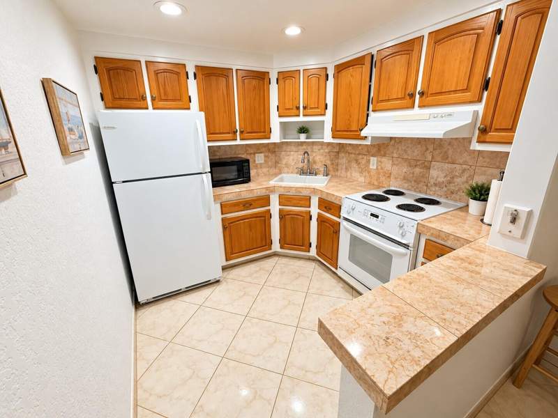 1 bedroom Condominium at 5201 NE 24th Terrace #A110, Maybury Mansions Condo, Fort Lauderdale — photo 4