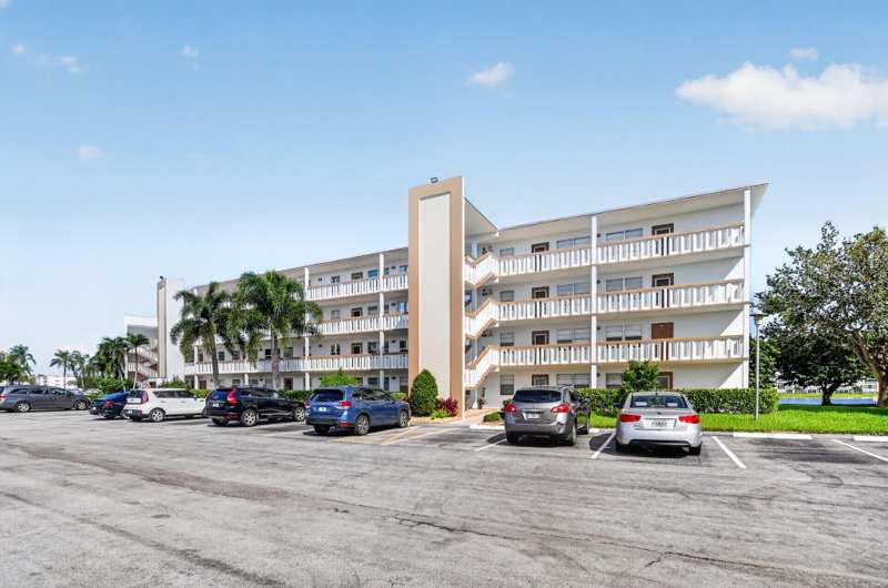 2 bedroom Condominium at 2025 Cornwall B, Century Village, Boca Raton — photo 1