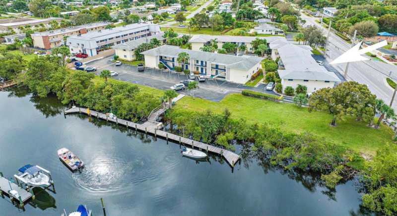 3 bedroom Condominium at 510 Prosperity Farms Road #8b, Earman Villas Condo, North Palm Beach — photo 1