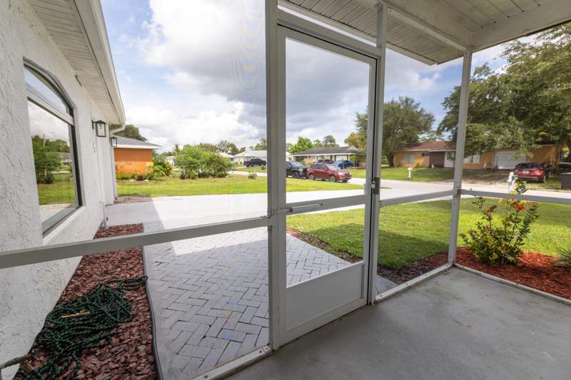 3 bedroom Single Family Residence at 1372 SE Roanoke Street, South Port St Lucie Unit 16, Port St. Lucie — photo 5