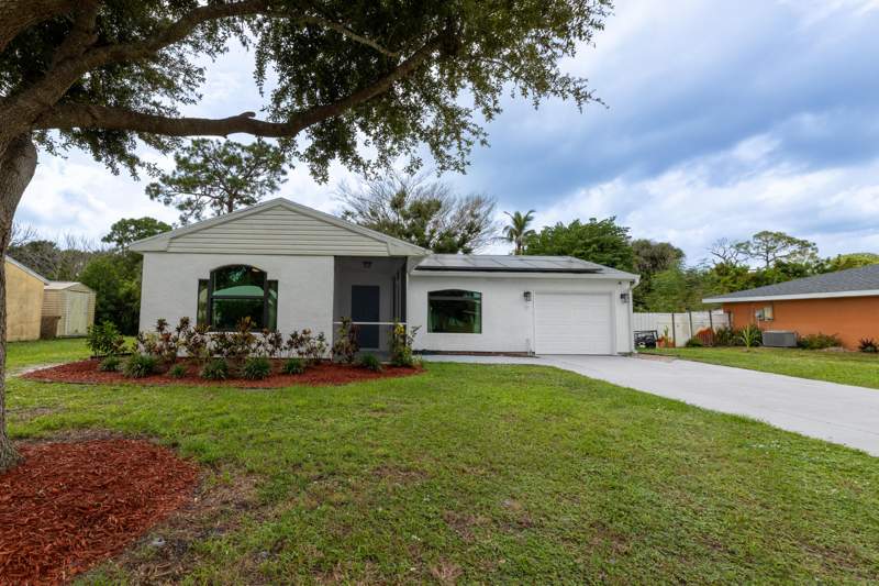 3 bedroom Single Family Residence at 1372 SE Roanoke Street, South Port St Lucie Unit 16, Port St. Lucie — photo 2