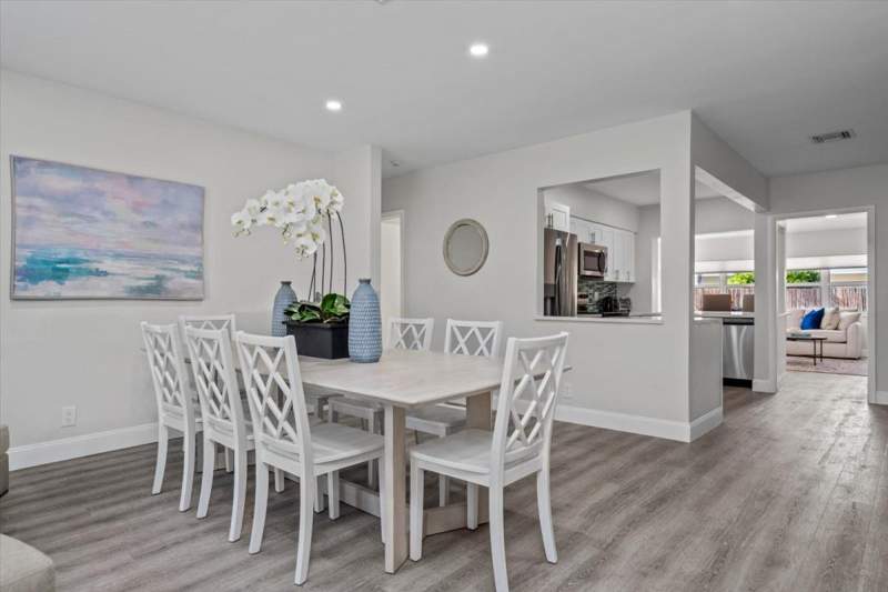 3 bedroom Single Family Residence at 3721 NE 16th Terrace, Cherry Creek Estates 57-8, Oakland Park — photo 2