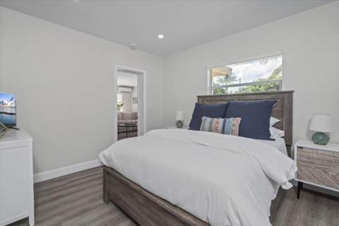 3721 NE 16th Terrace, Oakland Park FL - photo 8 of 26
