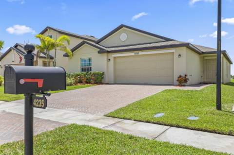 4235 Troon Place, Fort Pierce FL - photo 6 of 38