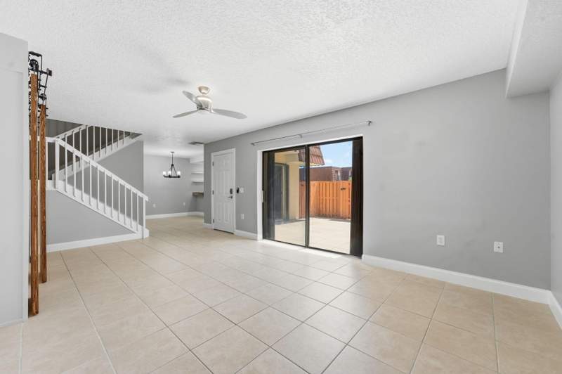 2 bedroom Townhouse at 236 Charter Way, Village Of Sandalwood Lakes North Repl, West Palm Beach — photo 5