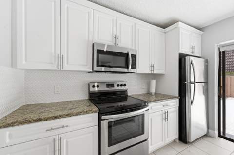 236 Charter Way, West Palm Beach FL - photo 8 of 27
