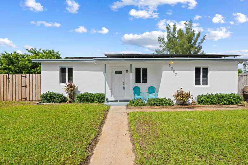 3 bedroom Single Family Residence at 5287 NE 14th Terrace, Pompano Beach Highlands 2nd Sec, Pompano Beach — photo 2