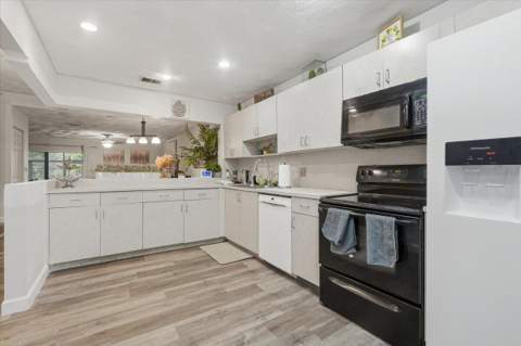 9240 NW 14th Street, Pembroke Pines FL - photo 6 of 28