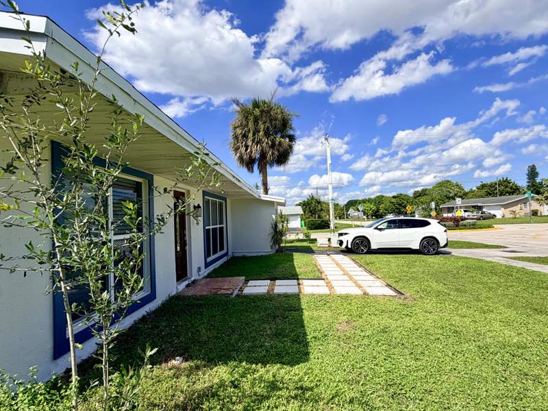 3 bedroom Single Family Residence at 2551 NW 98th Avenue, Sunrise Golf Village Sec 20, Sunrise — photo 2