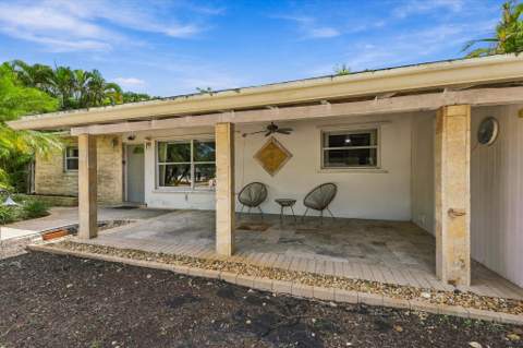 5660 Lee Drive, West Palm Beach FL - photo 7 of 42