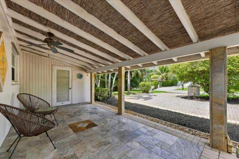 5660 Lee Drive, West Palm Beach FL - photo 8 of 42