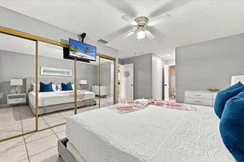5660 Lee Drive, West Palm Beach FL - photo 20 of 42