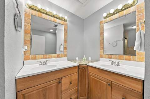 5660 Lee Drive, West Palm Beach FL - photo 22 of 42