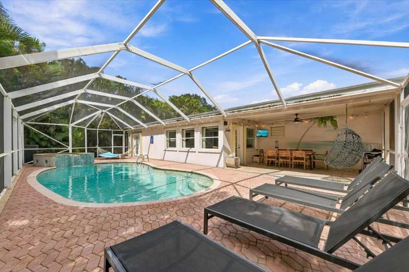 5 bedroom Single Family Residence at 5660 Lee Drive, West Palm Beach, West Palm Beach — photo 1