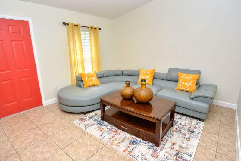 3 bedroom Single Family Residence at 220 W Arbor Avenue, River Park Unit 1, Port St. Lucie — photo 4