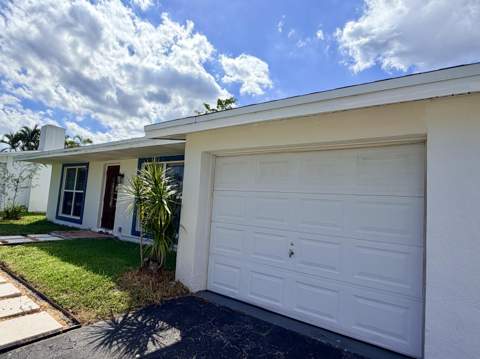 2551 NW 98th Avenue, Sunrise FL - photo 7 of 23