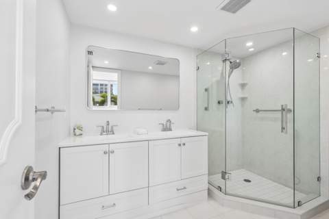 711 N Birch Road #204, Fort Lauderdale FL - photo 12 of 34