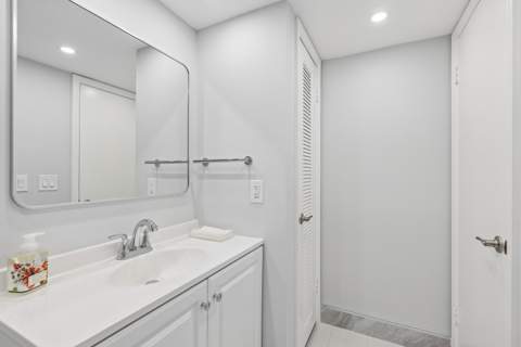711 N Birch Road #204, Fort Lauderdale FL - photo 16 of 34