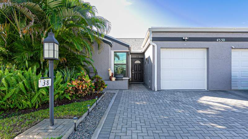 2 bedroom Townhouse at 4550 Biddeford Avenue #38, Lakeside Green Pl 6, West Palm Beach — photo 5