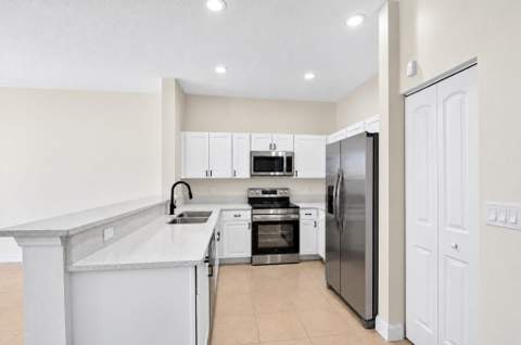 1006 Seminole Palms Drive, Greenacres FL - photo 10 of 41
