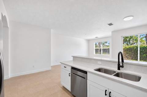 1006 Seminole Palms Drive, Greenacres FL - photo 12 of 41