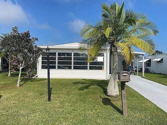 2 bedroom Mobile Home at 21 Flores Way, Spanish Lakes Riverfront 55+ Community, Port St. Lucie — photo 2