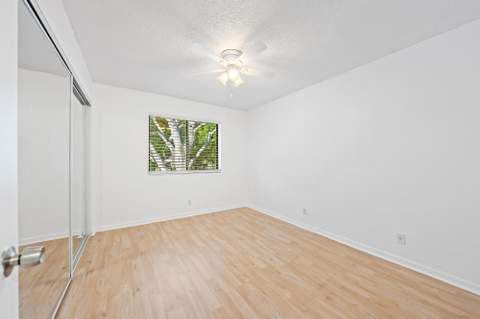 3402 Gardens E Drive, Palm Beach Gardens FL - photo 10 of 13