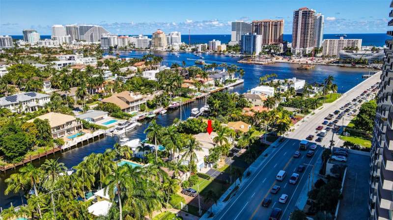 3 bedroom Single Family Residence at 2517 E Las Olas Boulevard, Lauderdale Shores Corr Plat, Fort Lauderdale — photo 3