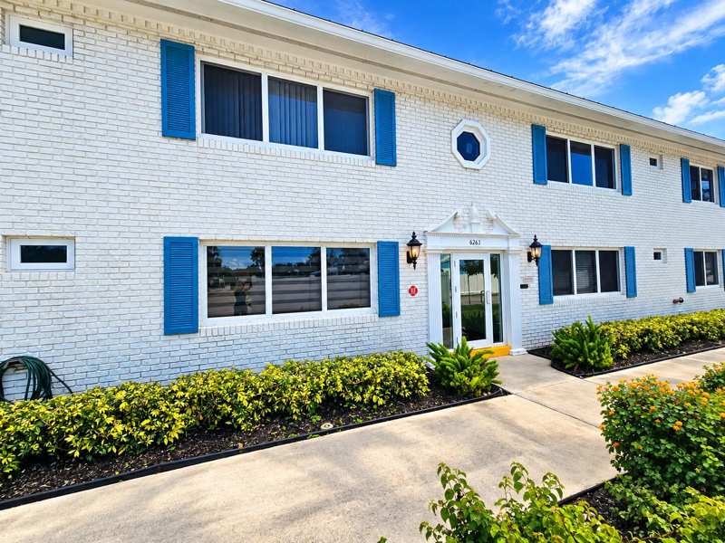 1 bedroom Condominium at 6263 NE 19th Avenue #1005, Georgian Court Apts North Co-Op, Fort Lauderdale — photo 1