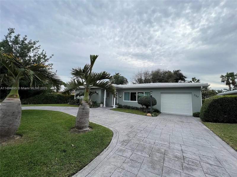 2 bedroom Single Family Residence at 330 Cascade Lane, Palm Beach Shores, Palm Beach Shores — photo 2