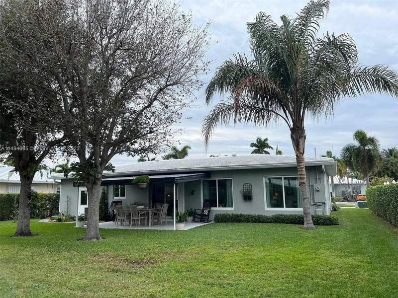 2 bedroom Single Family Residence at 330 Cascade Lane, Palm Beach Shores, Palm Beach Shores — photo 4