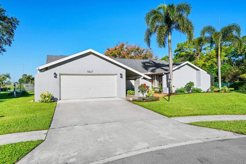 3 bedroom Single Family Residence at 5527 Adair Way, Lakes Of Lantana Replat Of Reserved Lots In Ph, Lake Worth — photo 3