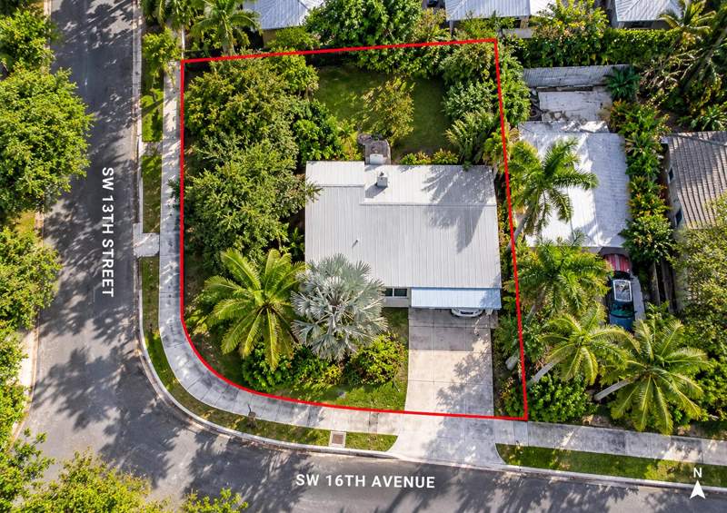 2 bedroom Single Family Residence at 600 SW 13th Street, Replat Of Pt Of Rev Plat West, Fort Lauderdale — photo 2