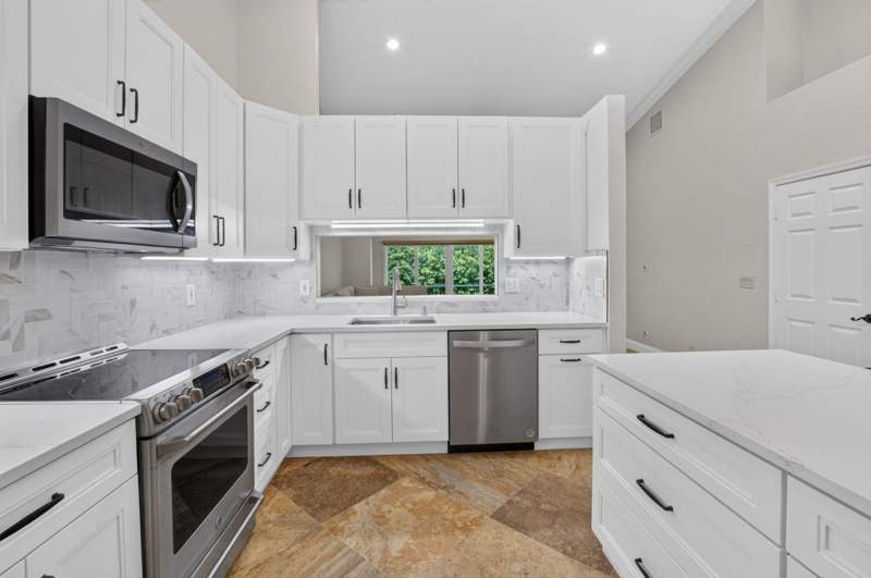 2 bedroom Villa at 8547 Via Serena #8547, Mizner Pointe, Boca Raton — photo 4