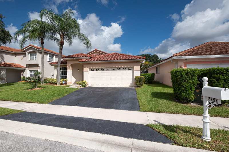 3 bedroom Single Family Residence at 7757 NW 25th Street, Holiday Springs East, Margate — photo 1