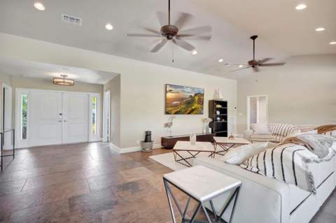 4907 Holly Drive, Tamarac FL - photo 7 of 57