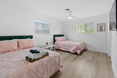 19005 SE Southgate Drive, Tequesta FL - photo 15 of 71
