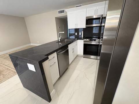 186 Upminster I #186, Deerfield Beach FL - photo 7 of 41